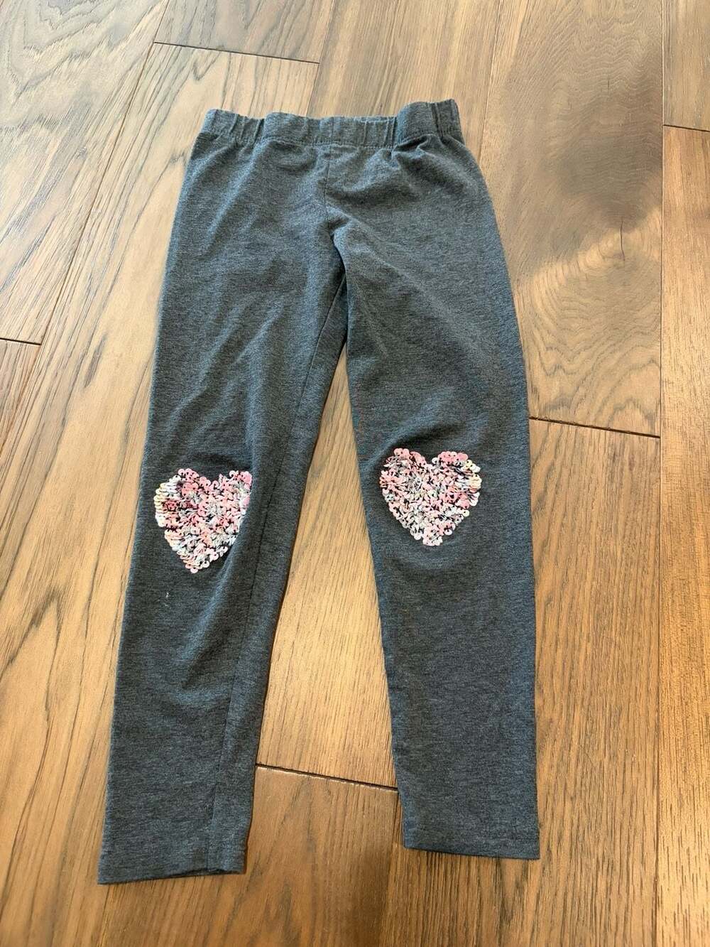 Star Ride Girls Gray Leggings with Pink and White Sequin Heart Patches Size M (7
